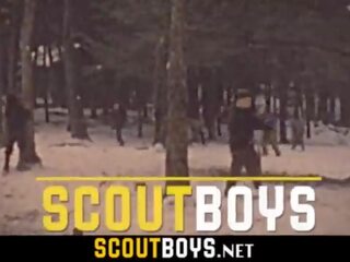 雙胞胎 得到 他的 屁股 抽 在戶外 由 middle-aged gay-scoutboys&period;net