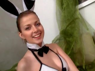 Сексуальна кролик rabbit любить carrot