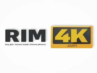 Rim4k. אדם צְבִיעוּת מאמין צנוע מודל רוצה ל טַעַם שלו פי הטבעת