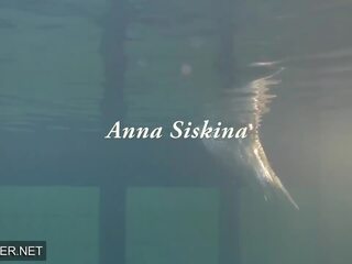 Gorące superb step-sister anna siskina z duży cycki w the pływanie