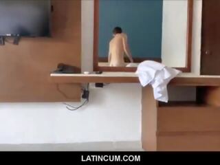 Latincum&period;com - latin khách sạn công nhân vị thành niên fucked lược qua một khúc lớn latino octavio